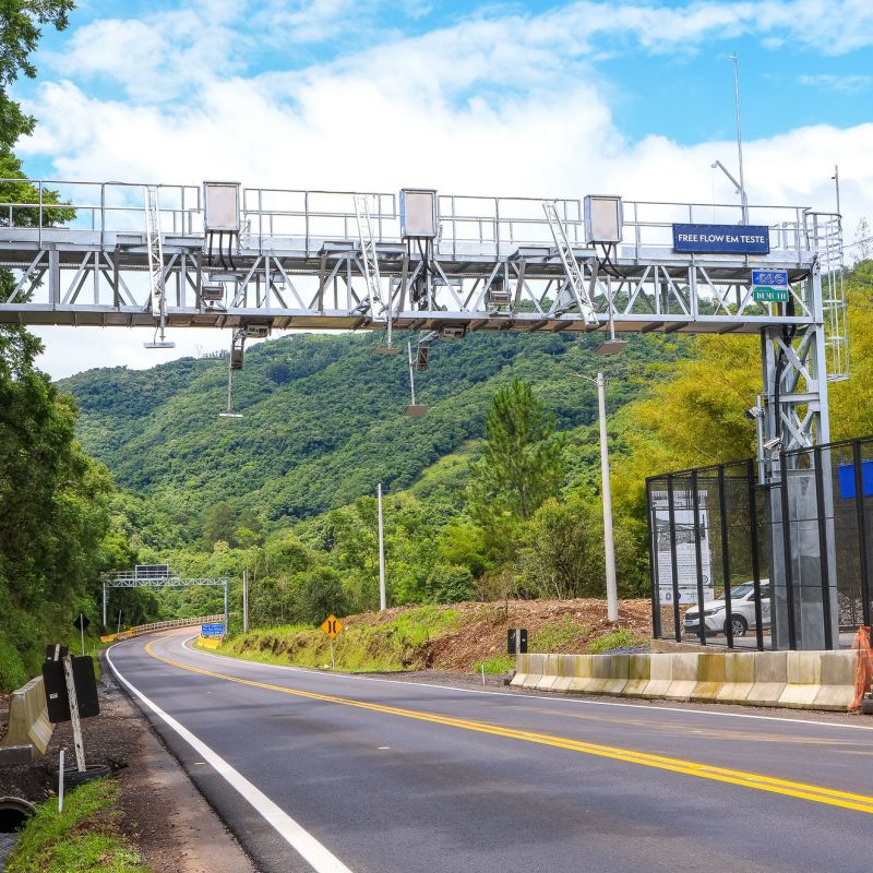 Free flow completa um mês com 46% dos motoristas utilizando tag