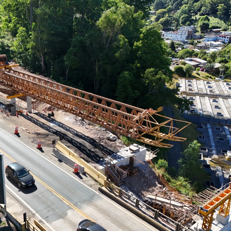 CSG inicia lançamento das vigas da nova ponte sobre o Arroio Tega, em Caxias do Sul