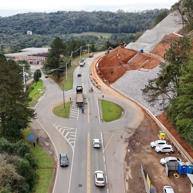 CSG avança em obras estratégicas na ERS-122 e entra na fase final de reconstrução de talude em Caxias do Sul