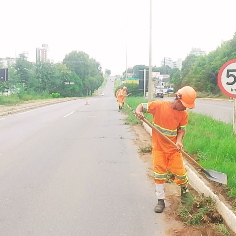 Limpeza e conservação de vias.